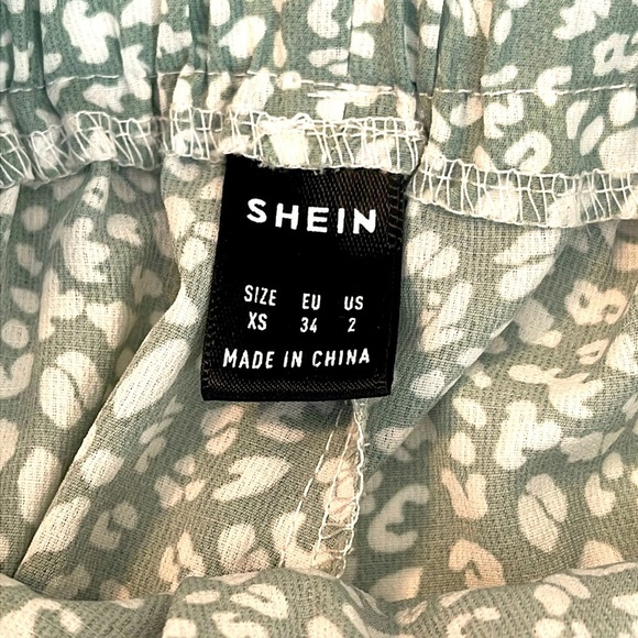 Shein Paper Bag Shorts Green/White Print Elastic Waist Dressy Belted Size XS - Picture 3 of 5